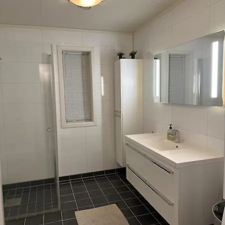 Appartement Moderne, Rolig Og Sentral I