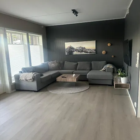 Moderne, Rolig Og Sentral Leilighet I Svolvær